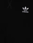 adidas Originals Детска памучна тениска TEE в черно с изчистен дизайн IW3507