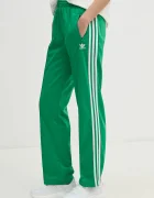 adidas Originals Спортен панталон Firebird в зелено с апликация JC8283