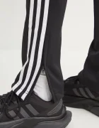 adidas Originals Спортен панталон в черно с десен