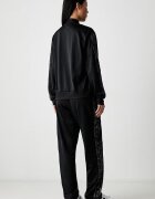 adidas спортен комплект анцуг дамски Essentials черен KG1875