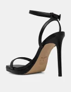 Aldo Кожени сандали KAATHY в черно 14044785