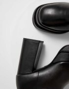 Answear.LAB Кожени боти x limited collection NO SHAME в черно с дебел ток