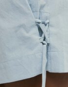 Answear.LAB Памучен къс панталон в синьо с изчистен дизайн с висока талия
