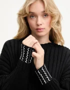 Answear.LAB Памучен пуловер в черно от лека материя