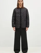 Barbour Яке Liddesdale Liner Quilted Jacket в черно преходен модел с уголемена кройка MQU1788