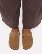 Birkenstock чехли сабо дамски от велур Boston Suede Leather кафяви 1032795