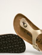 Birkenstock Джапанки Gizeh в златисто с равна подметка 1016109