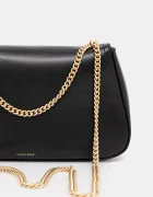 Calvin Klein чанта crossbody дамска от имитация на кожа черна LV04F3171G