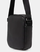 Calvin Klein чанта през рамо мъжка от имитация на кожа черна LV04D3160G
