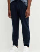 Calvin Klein Панталон мъжки в тъмносиньо с кройка по тялото LV04LE613G