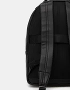 Calvin Klein Раница в черно голям размер с изчистен дизайн LV04D3246G