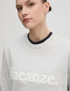 Drivemebikini Памучен суичър Vacanze Chenille в сиво с апликация 2024-DMBS-024-GR