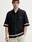 Fiorucci Памучна риза Wave Trim Logo Embroidered Bowling Shirt