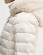 Geox Пухено яке BETTANIE в бежово зимен модел W5626H T3122