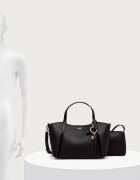 Guess чанта crossbody MELODY черна HWBG97 35060