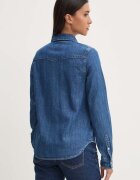 Guess Jeans Дънкова риза дамска в синьо с кройка по тялото с класическа яка W4YH35 D5EI3