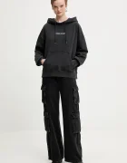 Guess Jeans Памучен суичър в черно с качулка с апликация W5BQ15 KCPR1