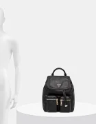Guess Раница MANHATTAN дамска в черно малък размер с изчистен дизайн HWBG71 18310