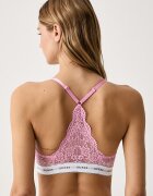 Guess триъгълен сутиен от дантела BELLE розов O97C02 KBBT0
