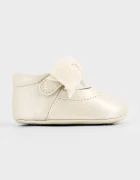 Mayoral Newborn обувки за бебе златни 9158