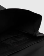 Rains Раница 13300 Backpacks в черно голям размер с изчистен дизайн