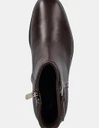 Tommy Hilfiger Кожени боти TH BUCKLE RIDING MID HEEL BOOTIE в кафяво с дебел ток FW0FW08859