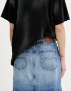 Tommy Jeans Дънкова пола в синьо къса с кройка тип молив DW0DW20136