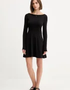 Tommy Jeans Рокля в черно къса разкроена DW0DW21745
