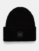 Ugg Шапка с вълна в черно от плътен трикотаж