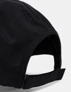 Under Armour Шапка с козирка Iso Chill Launch в черно с десен