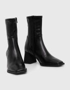 Vagabond Shoemakers Боти HEDDA в черно с дебел ток 5602.302.20