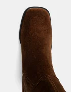 Vagabond Shoemakers Велурени ботуши MERYL в кафяво с дебел ток 6047-040-89