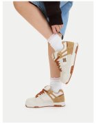 DC Shoes дамски кецове от велур с връзки - бежово/крем