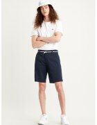 Levis Бермуди чино със средна талия