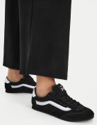 Vans Дамски кецове от велур с връзки и бели акценти - черно/бяло