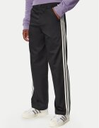 adidas Текстилни панталони 3 Stripes Pleated Trousers KE4175 Regular Fit