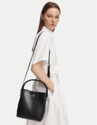 Calvin Klein Дамска чанта Ck Bucket With Strap LV04F3174G