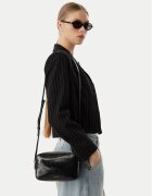 Calvin Klein Дамска чанта Foil Logo Glossy Camera Bag LV04F3539G