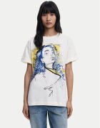 Desigual Тишърт Portrait 25WWTK05 Loose Fit