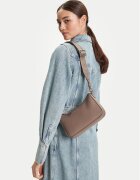 Emporio Armani Дамска чанта EW000539 AF12036 M6458