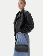 Guess Дамска чанта Sadie HWOS81 18190