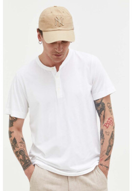 Abercrombie & Fitch Тениска в бяло с изчистен дизайн - Pepit.bg