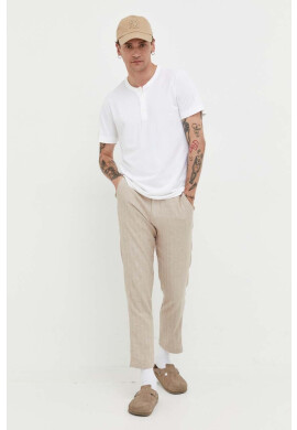 Abercrombie & Fitch Тениска в бяло с изчистен дизайн - Pepit.bg