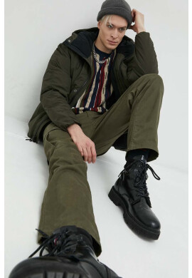 Abercrombie & Fitch Яке в зелено със зимна изолация с уголемена кройка - Pepit.bg