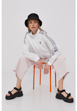 adidas Originals Яке GN3106 дамско в бяло с преходна изолация - Pepit.bg