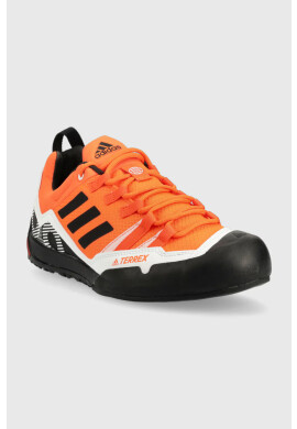 adidas TERREX Обувки Swift Solo 2 в оранжево - Pepit.bg