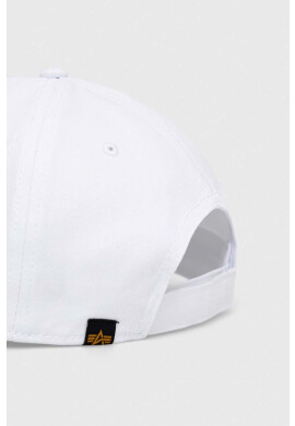 Alpha Industries Памучна шапка в бяло с апликация - Pepit.bg