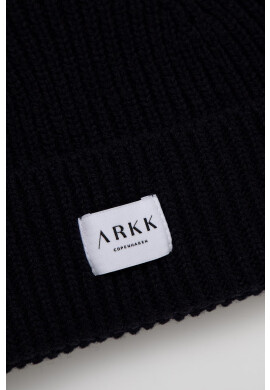 Arkk Copenhagen Вълнена шапка в тъмносиньо от вълна - Pepit.bg