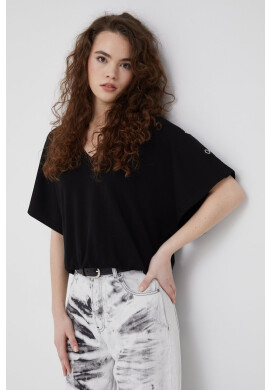 Armani Exchange Блуза в бяло с изчистен дизайн - Pepit.bg