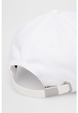 Armani Exchange Шапка в бяло с апликация - Pepit.bg